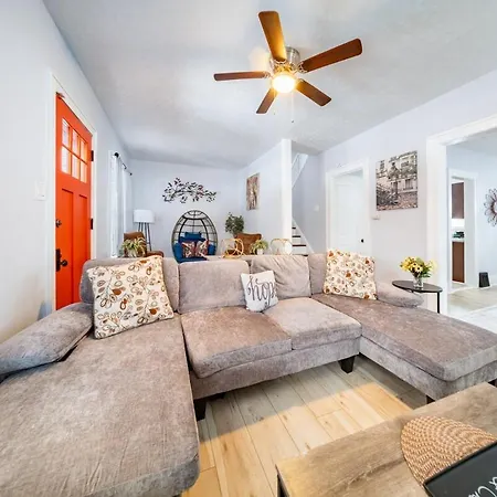 Cleveland Heights Hideaway 3 Bedroom 1 Bath